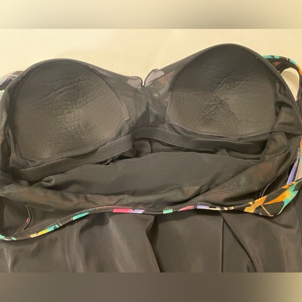 Inches Away Black & Multicolored One Piece Swimsuit Size 18 - Picture 3 of 7